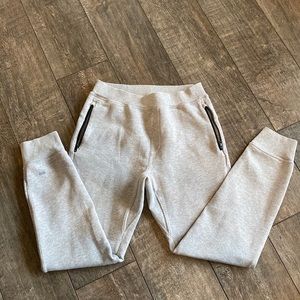 UNIQLO Gray Jogger Sweats Size 11-12